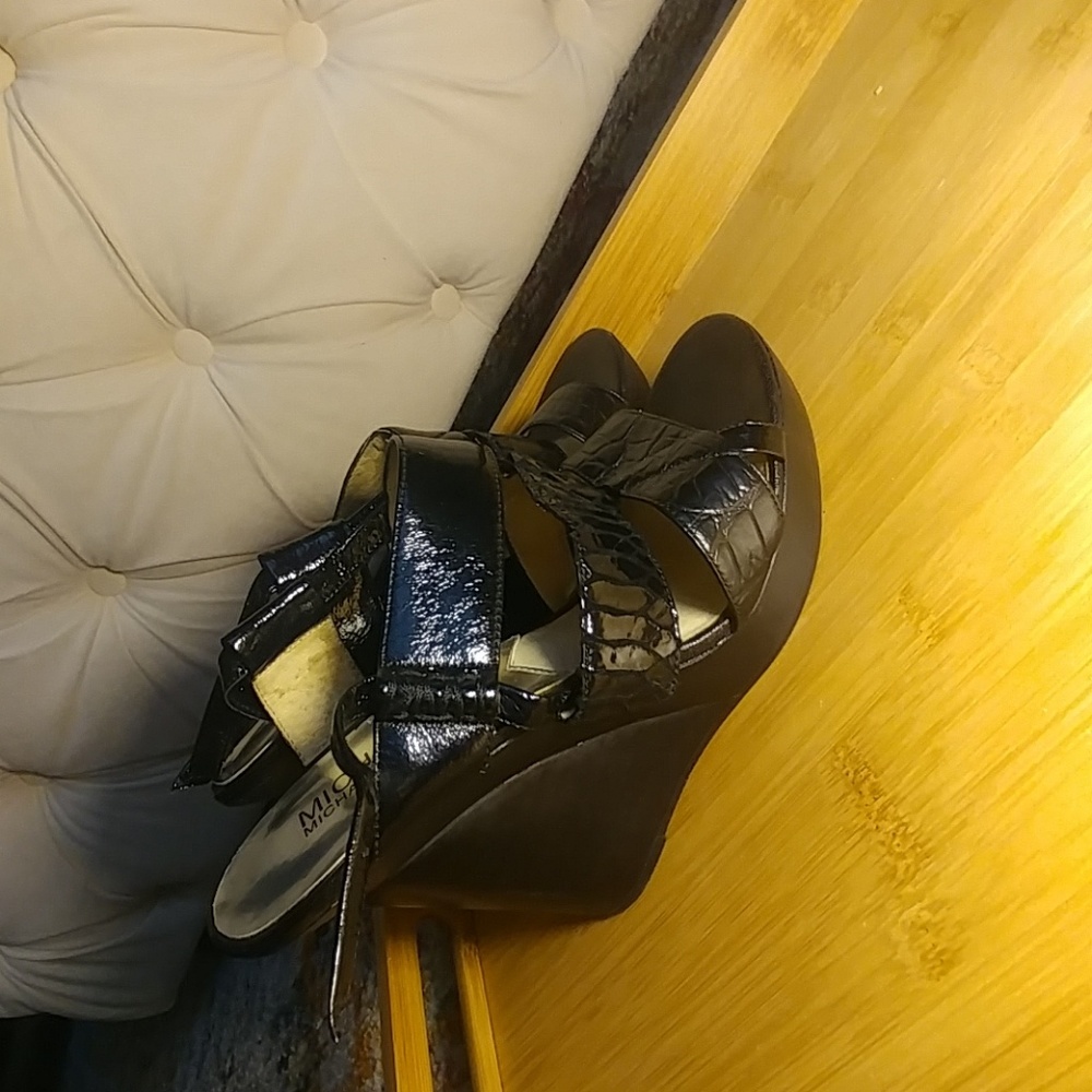MK Womens Wedges